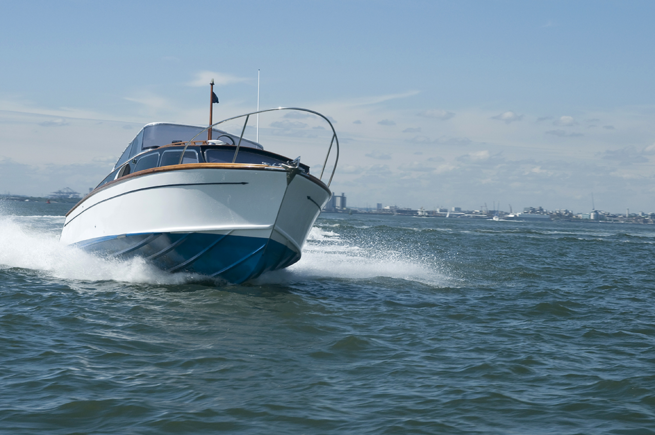 SAFETY TIPS TO AVOID BOATING INJURIES