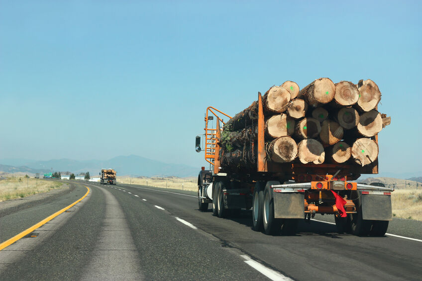 Who’s Responsible for an Unsecured Load Truck Accident?
